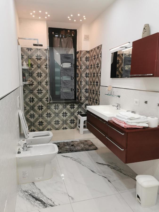 Splendido Appartamento In Zona Centrale Alessandria Esterno foto